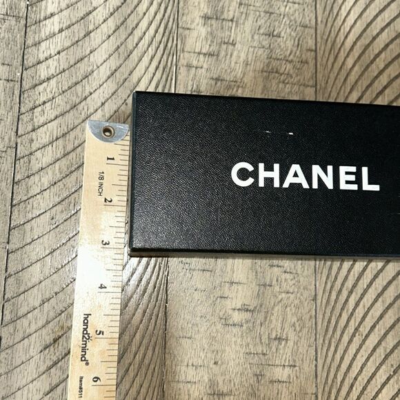Chanel 🇫🇷 Box 📦 for your closet or drawer. - Picture 6 of 17